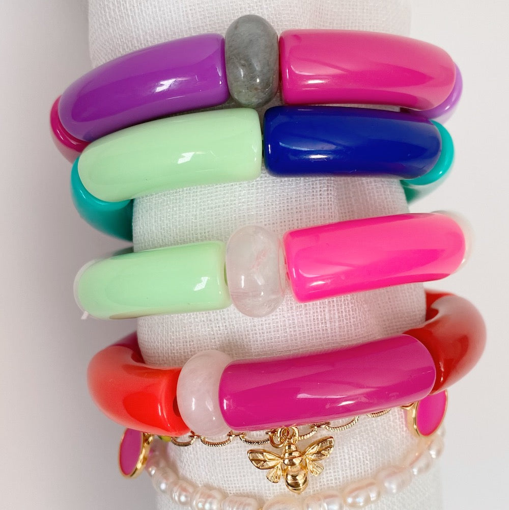 Bracelet tendance de l'été 2023 : Un tutoriel DIY facile et coloré !