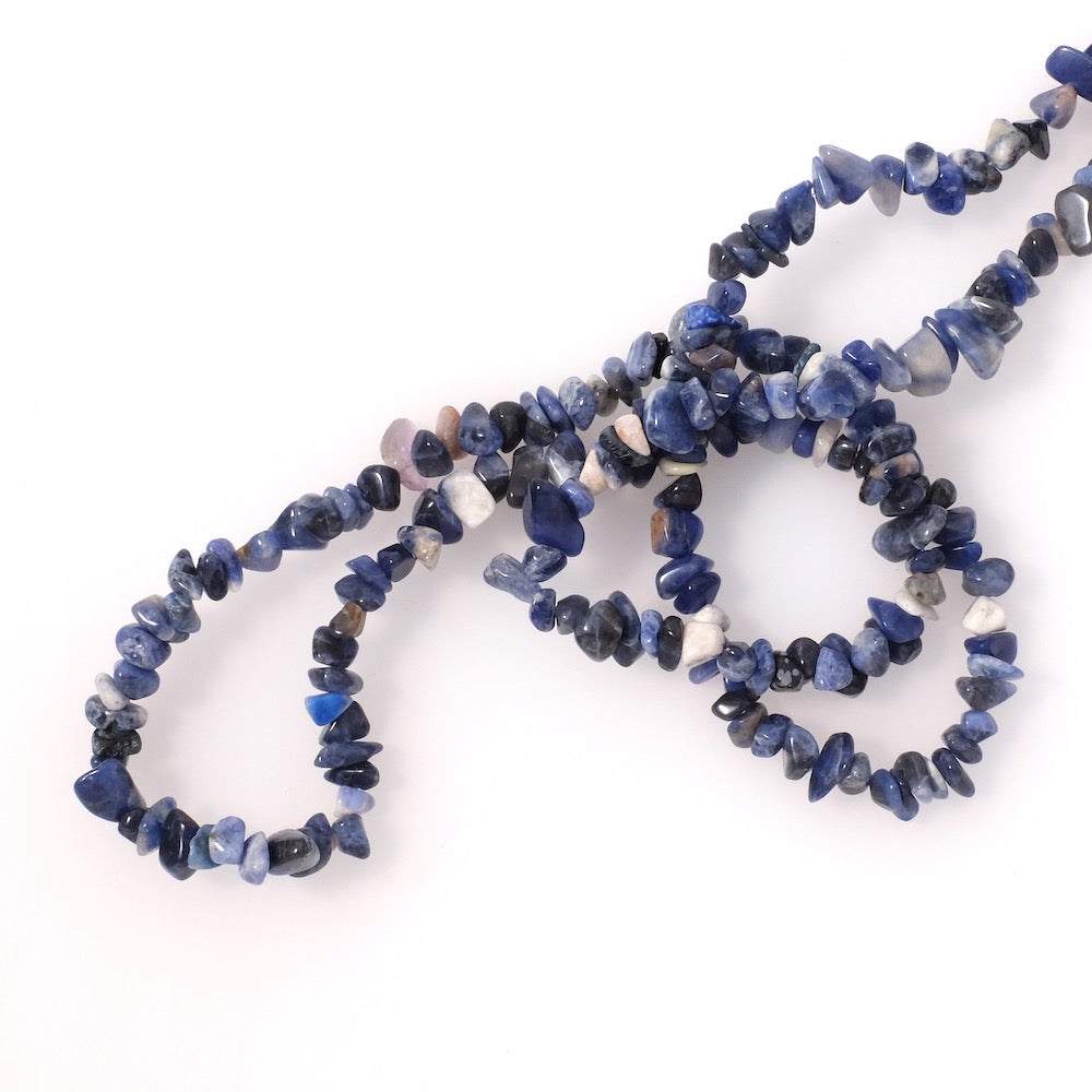 Fil de perles irrégulières de Sodalite