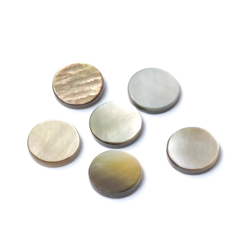 Cabochon plat 8mm de Nacre Noire Naturelle